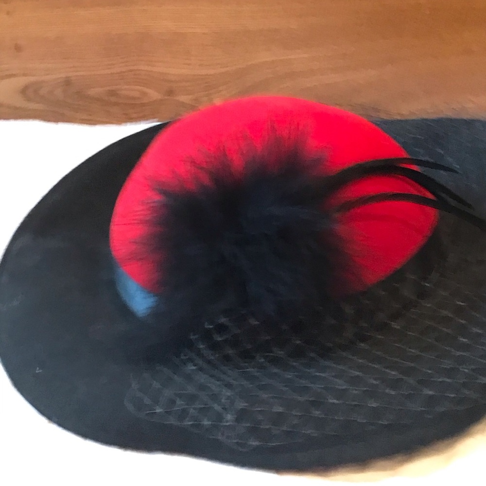 VINTAGE RED FELT HAT
